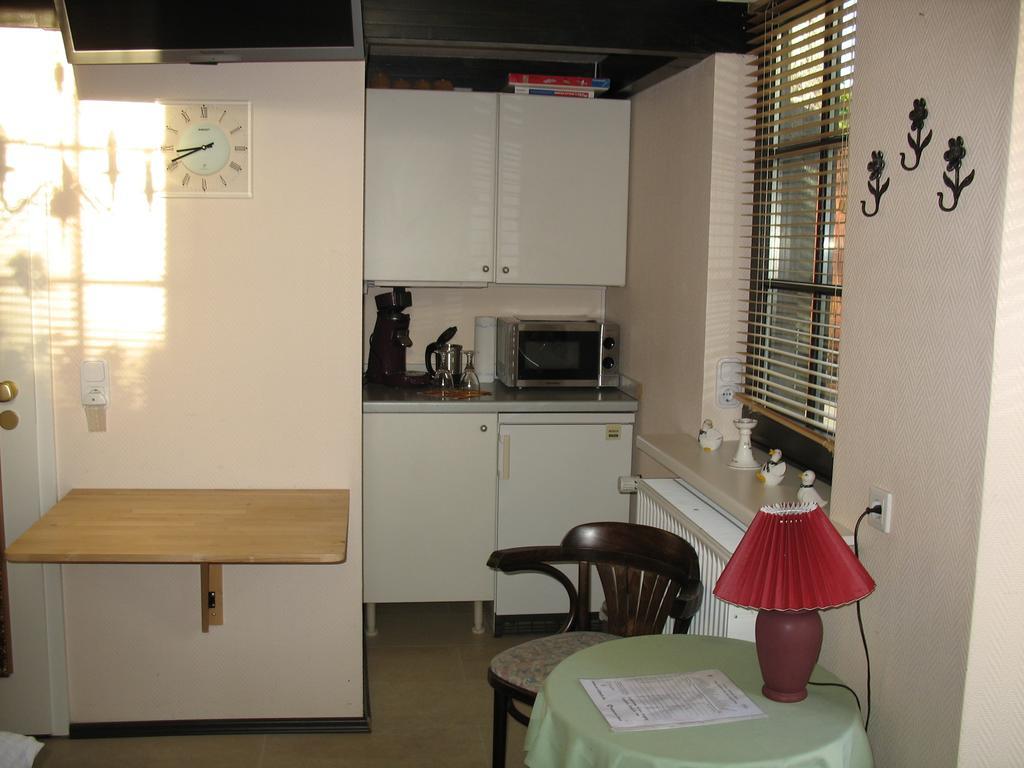 Hotel Altes Zollhaus Am Klinikum Lubeca Habitación foto