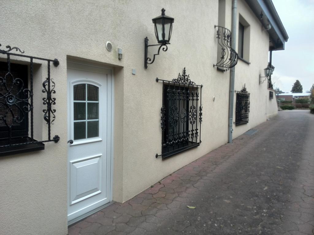 Hotel Altes Zollhaus Am Klinikum Lubeca Exterior foto